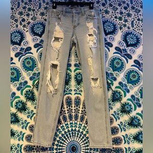 Hollister low rise boyfriend distressed jeans size 3